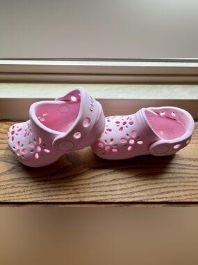 Toddler Girl Pink Crocs Size C4